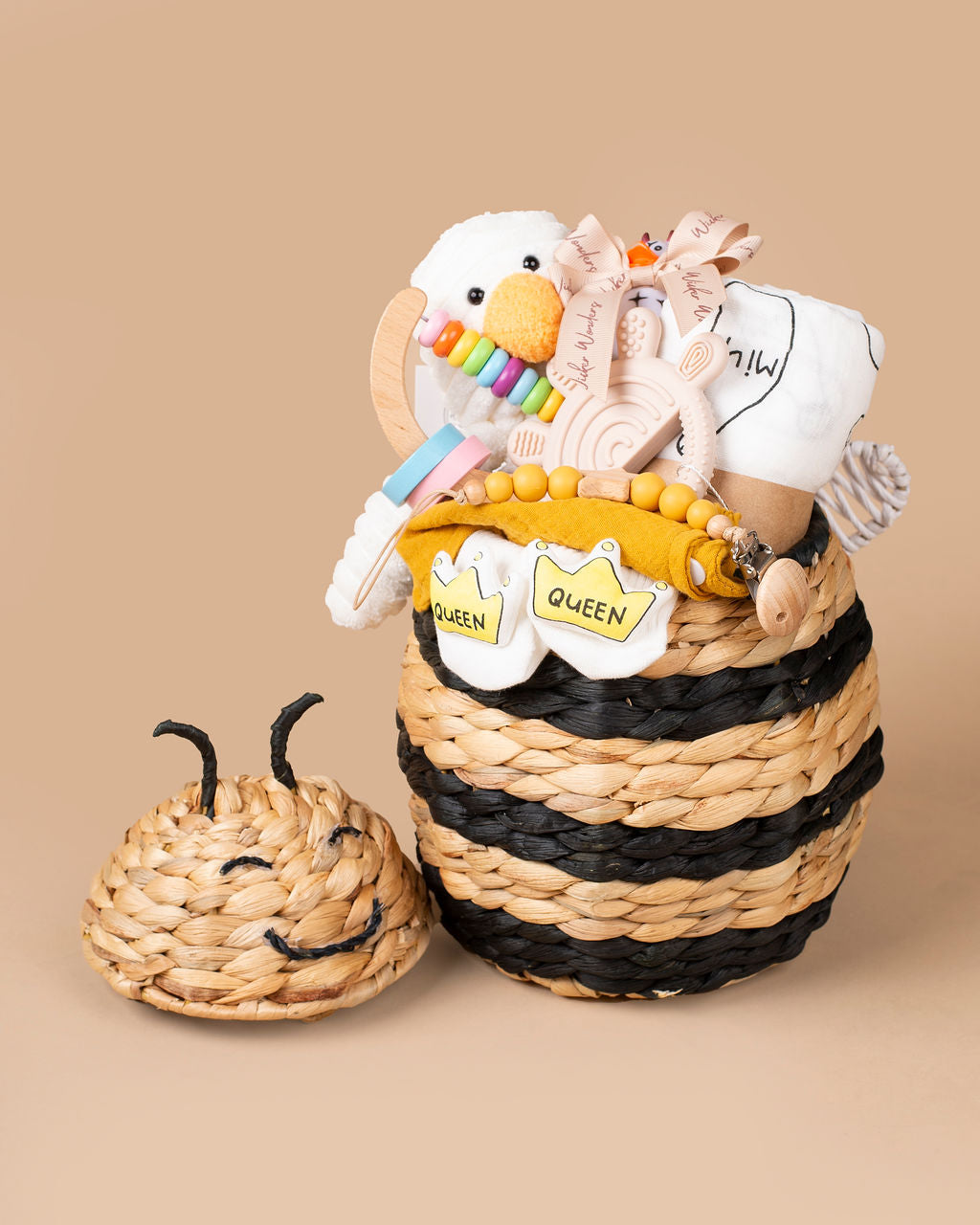 Classic Bumblebee Hamper with Lid - Buzzing with Love