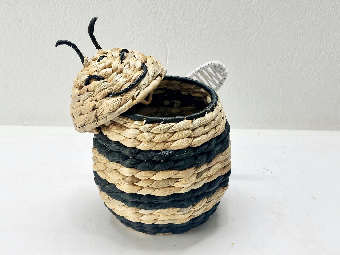 Bumblebee Hamper with Lid