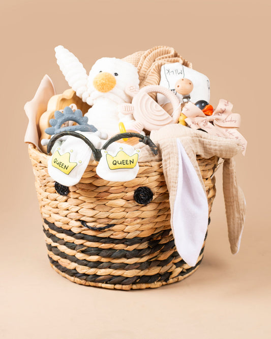 Deluxe Wonder Bumblebee Hamper - Buzzing with Love