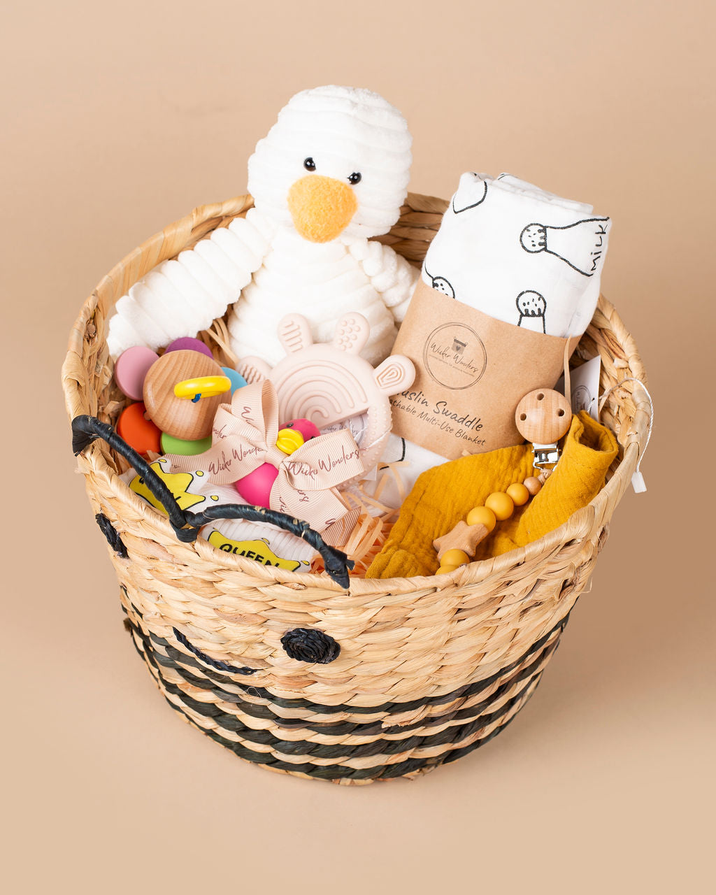 Classic Bumblebee Hamper - Buzzing with Love